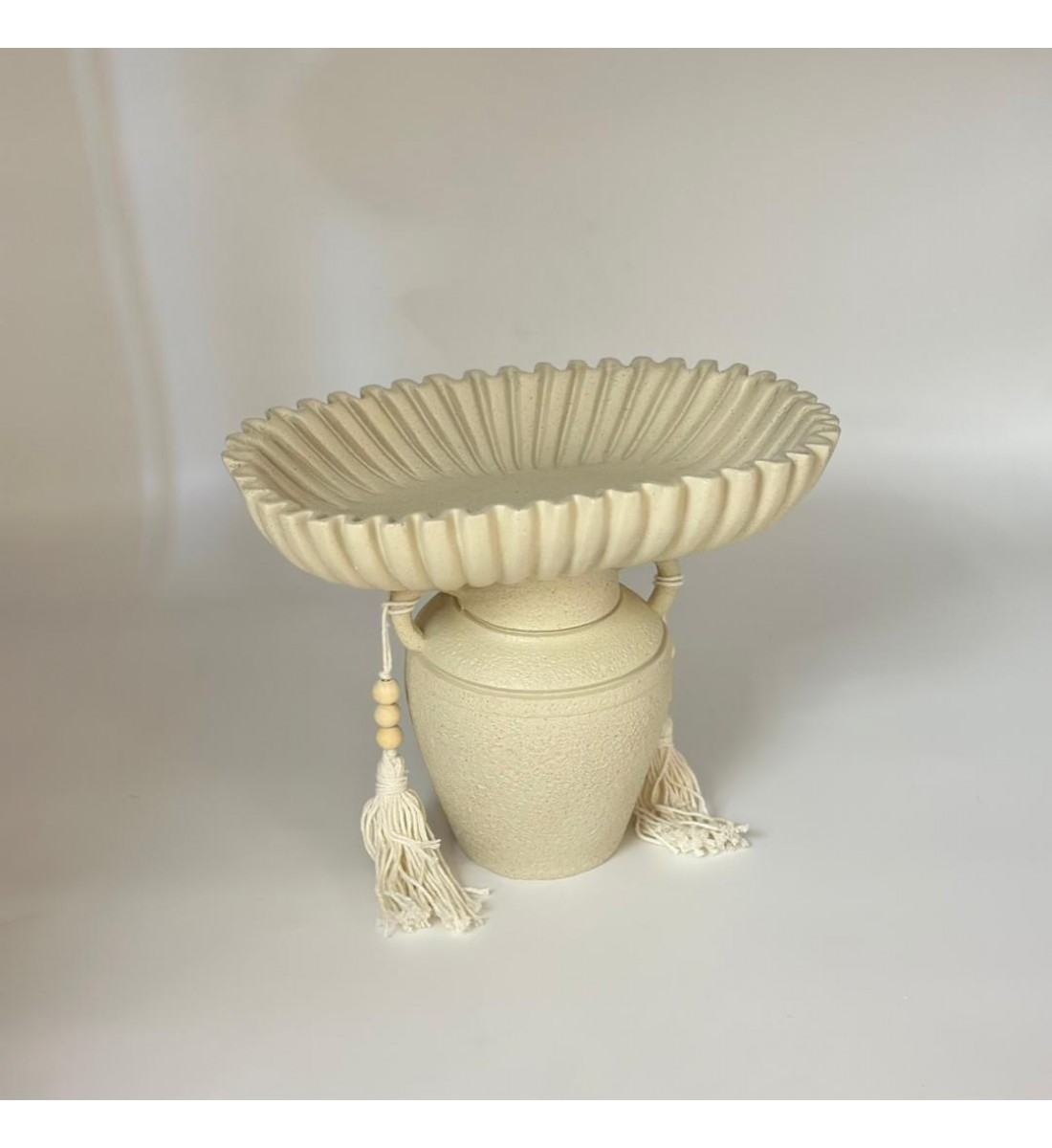 صحن ديكوري أنيق بتصميم فخم ولمسة عصرية29×17×24سم صحن ديكوري أنيق بتصميم فخم ولمسة عصرية29×17×24سم