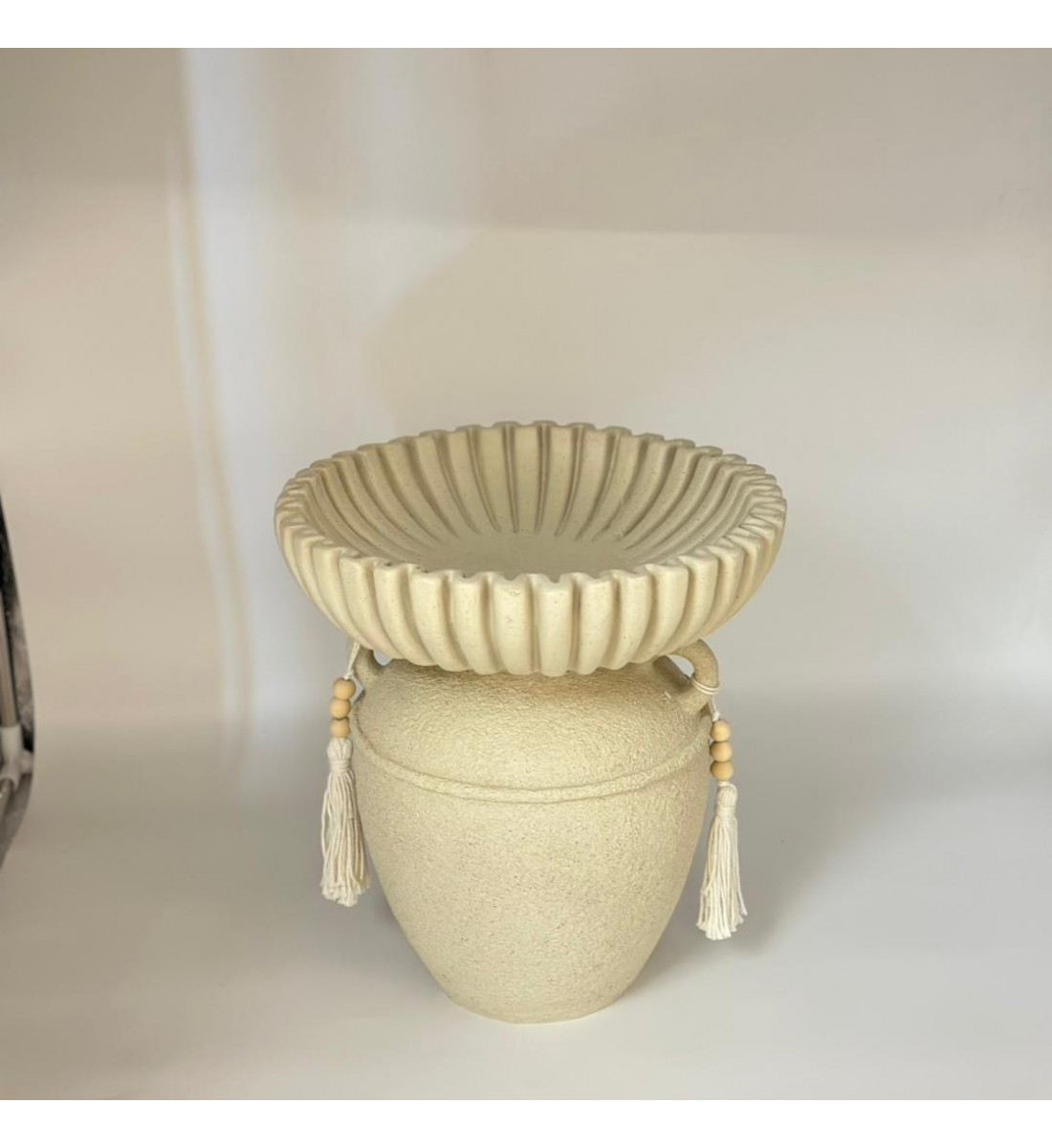 صحن ديكوري أنيق بتصميم فخم ولمسة عصرية29×29×31سم صحن ديكوري أنيق بتصميم فخم ولمسة عصرية29×29×31سم