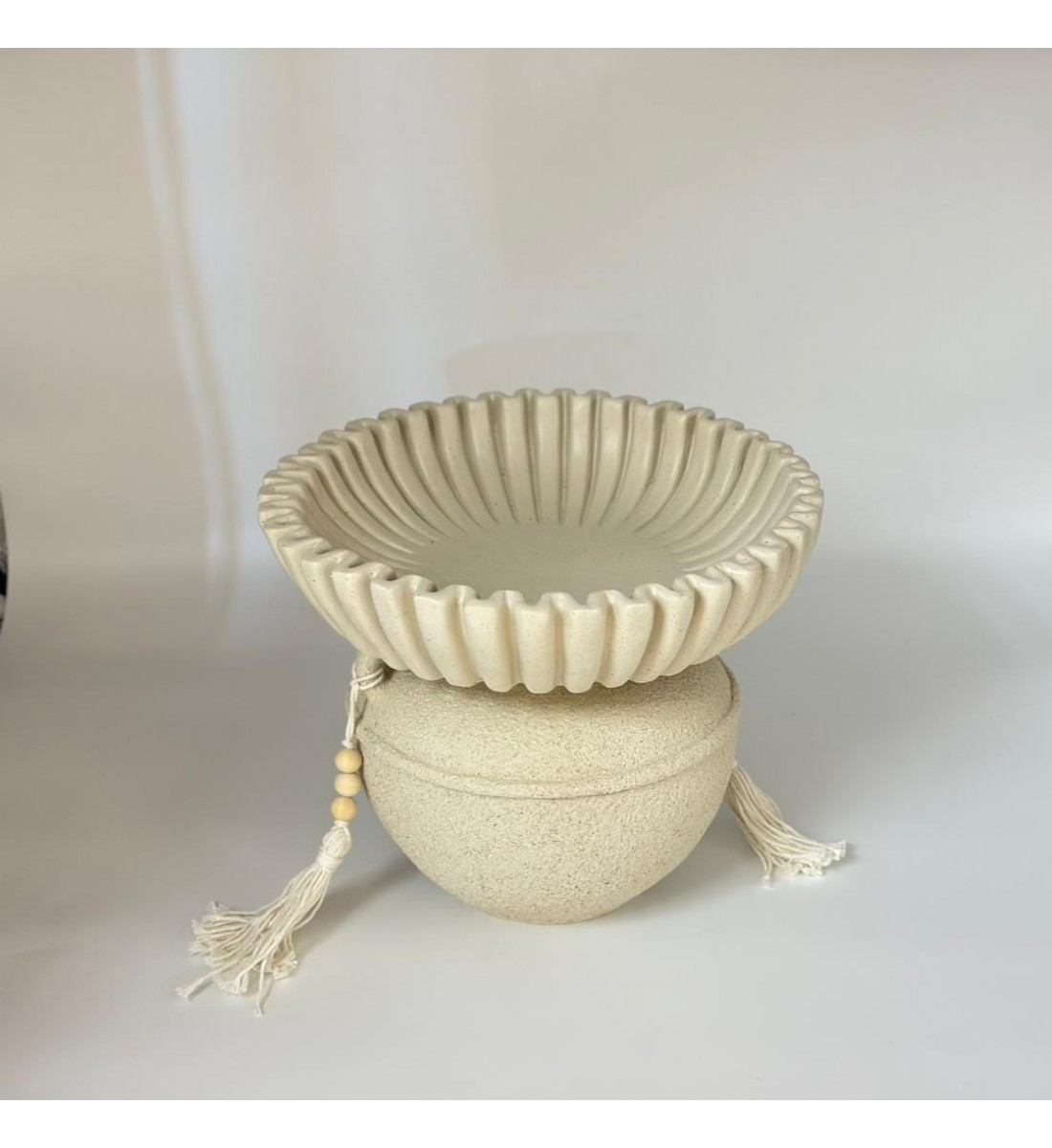  صحن ديكوري أنيق بتصميم فخم ولمسة عصرية  29×29×23سم 