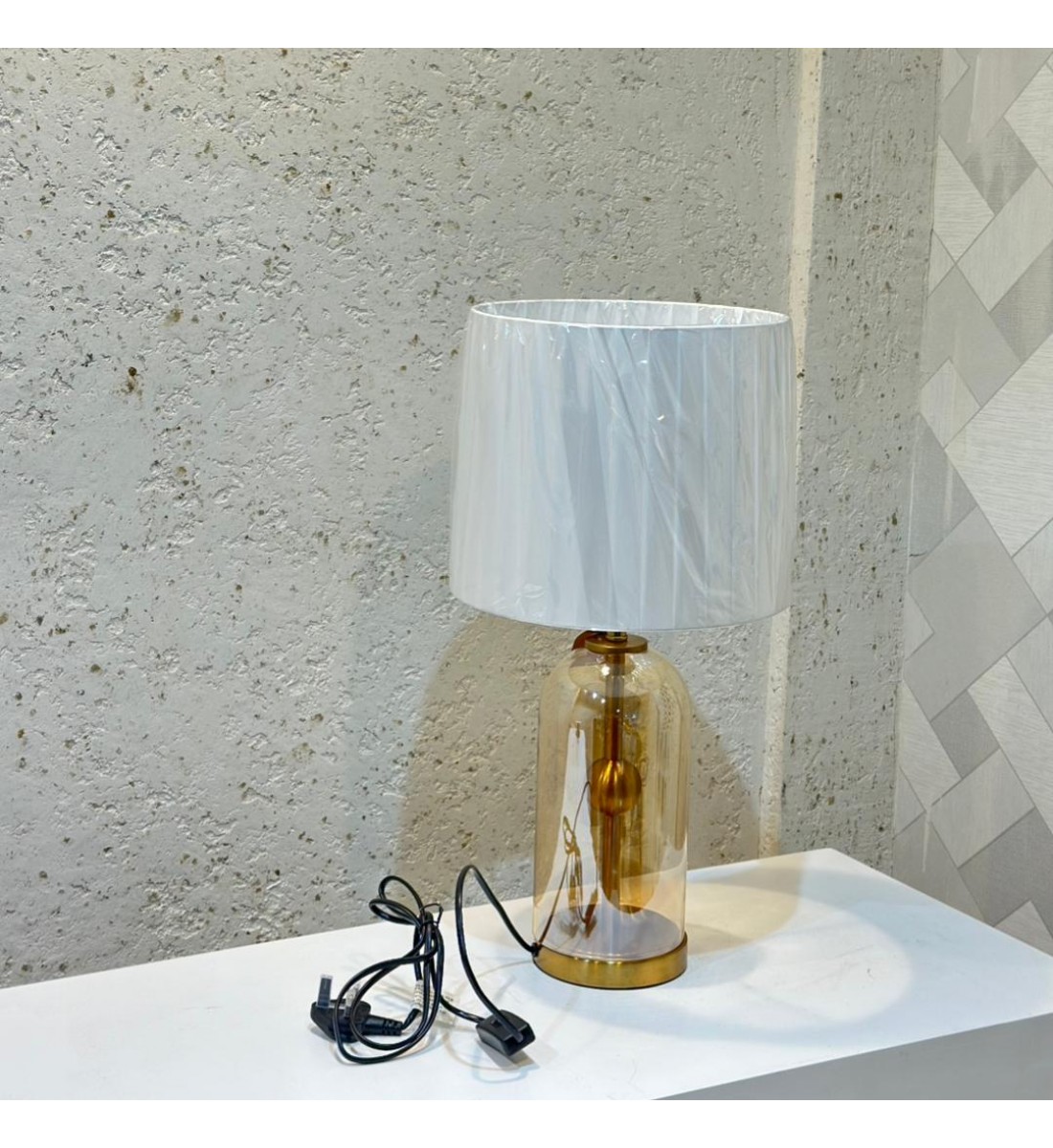 أبجورة طاولة بتصميم أنيق يجمع بين الفخامة والعصرية،54×25×25سم 