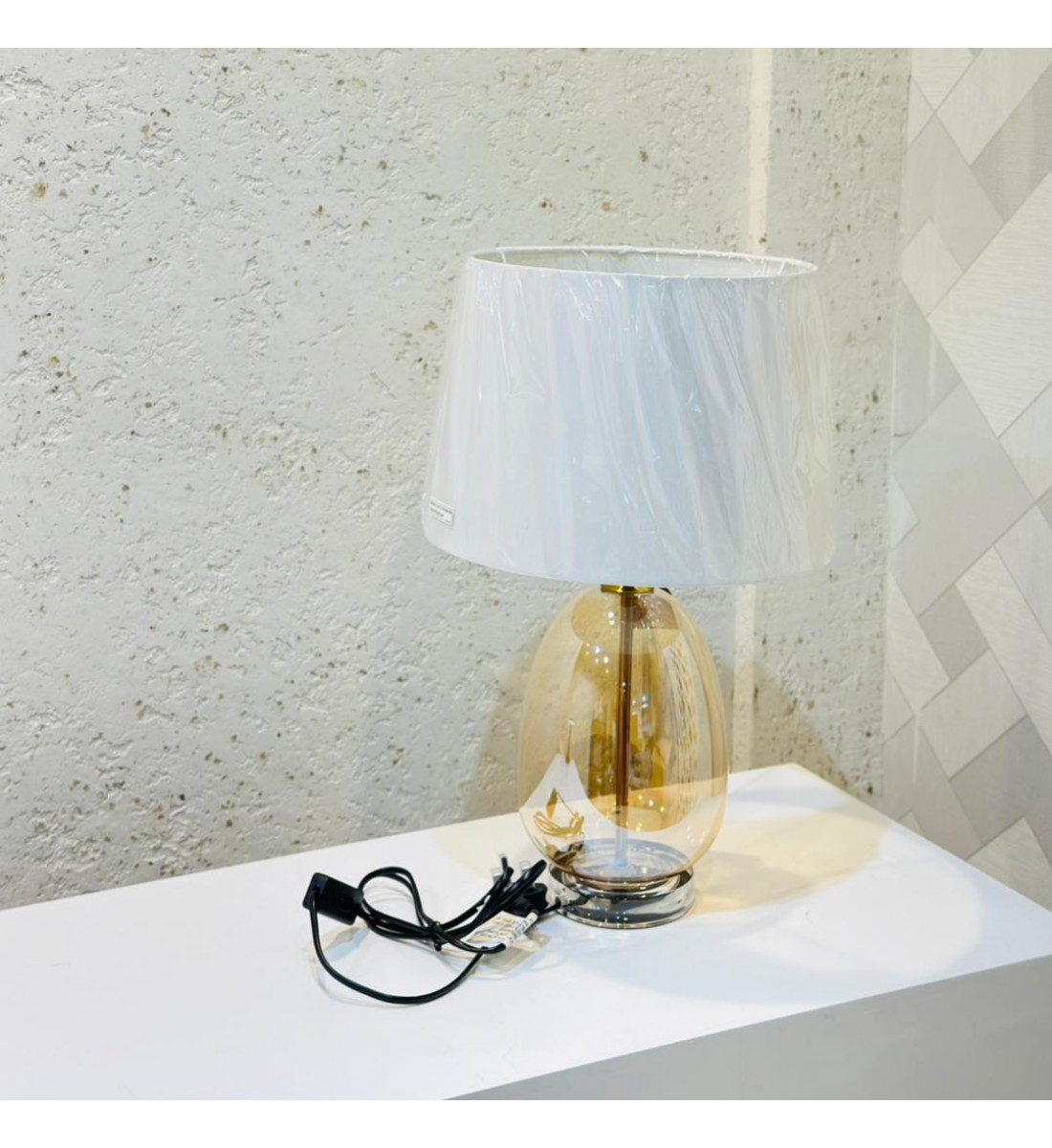 أبجورة طاولة بتصميم أنيق يجمع بين الفخامة والعصرية،49×25×25سم 