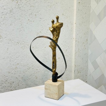 قطعة ديكور فنية فاخرة بتصميم تجريدي يعكس الأناقة والحداثة56سم 