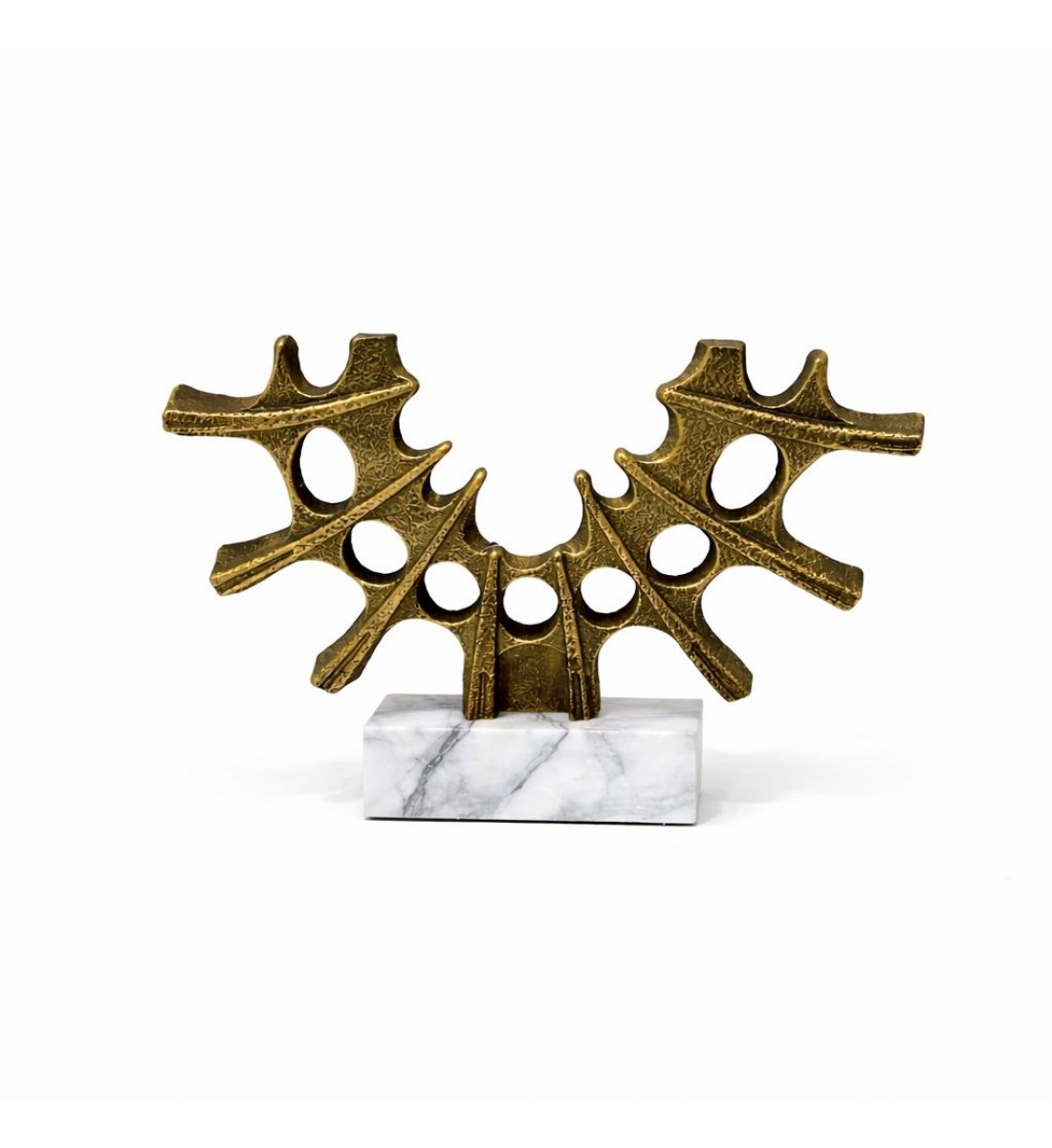 قطعة ديكور فنية بتصميم تجريدي مميز يجمع بين التوازن والتناظر بأسلوب عصري لافت39×6×29سم