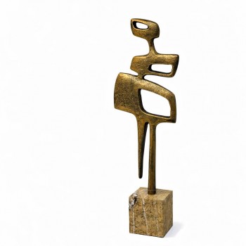 قطعة ديكور فنية بتصميم تجريدي لشكل إنساني بأسلوب عصري أنيق، تعكس الإبداع والبساطة في آنٍ واحد69×10×20سم 