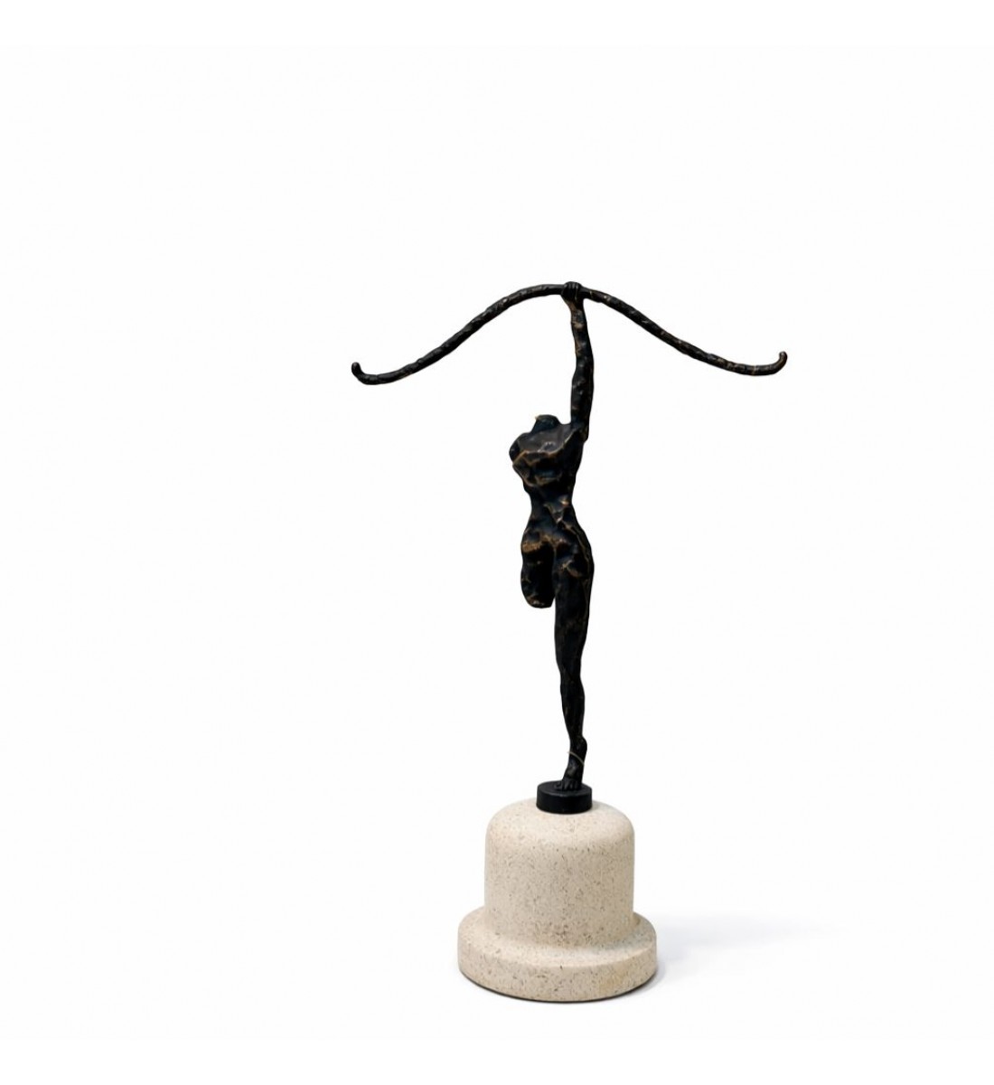 قطعة فنية أنيقة بتصميم تجريدي يجسّد الرشاقة والتوازن، مصنوع من معدن داكن بلمسات فنية ناعمة 41×26×12سم قطعة فنية أنيقة بتصميم تجريدي يجسّد الرشاقة والتوازن، مصنوع من معدن داكن بلمسات فنية ناعمة 41×26×12سم