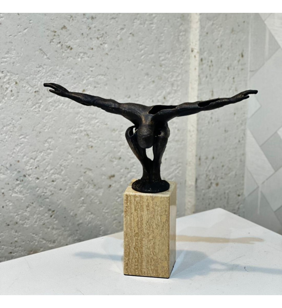 تمثال ديكوري فني فاخر 31×37×8سم 