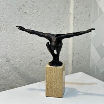 تمثال ديكوري فني فاخر 31×37×8سم 