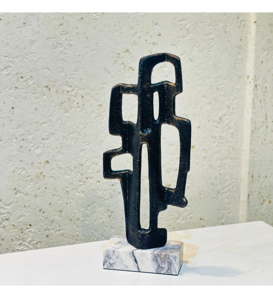 تمثال ديكوري تجريدي فاخر 43×15×8سم تمثال ديكوري تجريدي فاخر 43×15×8سم