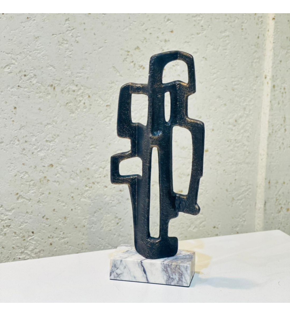 تمثال ديكوري تجريدي فاخر 43×15×8سم تمثال ديكوري تجريدي فاخر 43×15×8سم