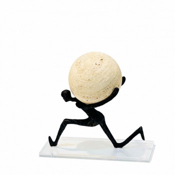 قطعة ديكور فنية مبتكرة بتصميم يجسّد القوة والطموح، 22×8×20سم 