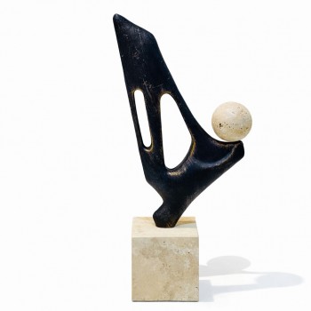 قطعة ديكور فنية تجريدية بتصميم جريء يعكس التوازن والحركة44×10×20سم 