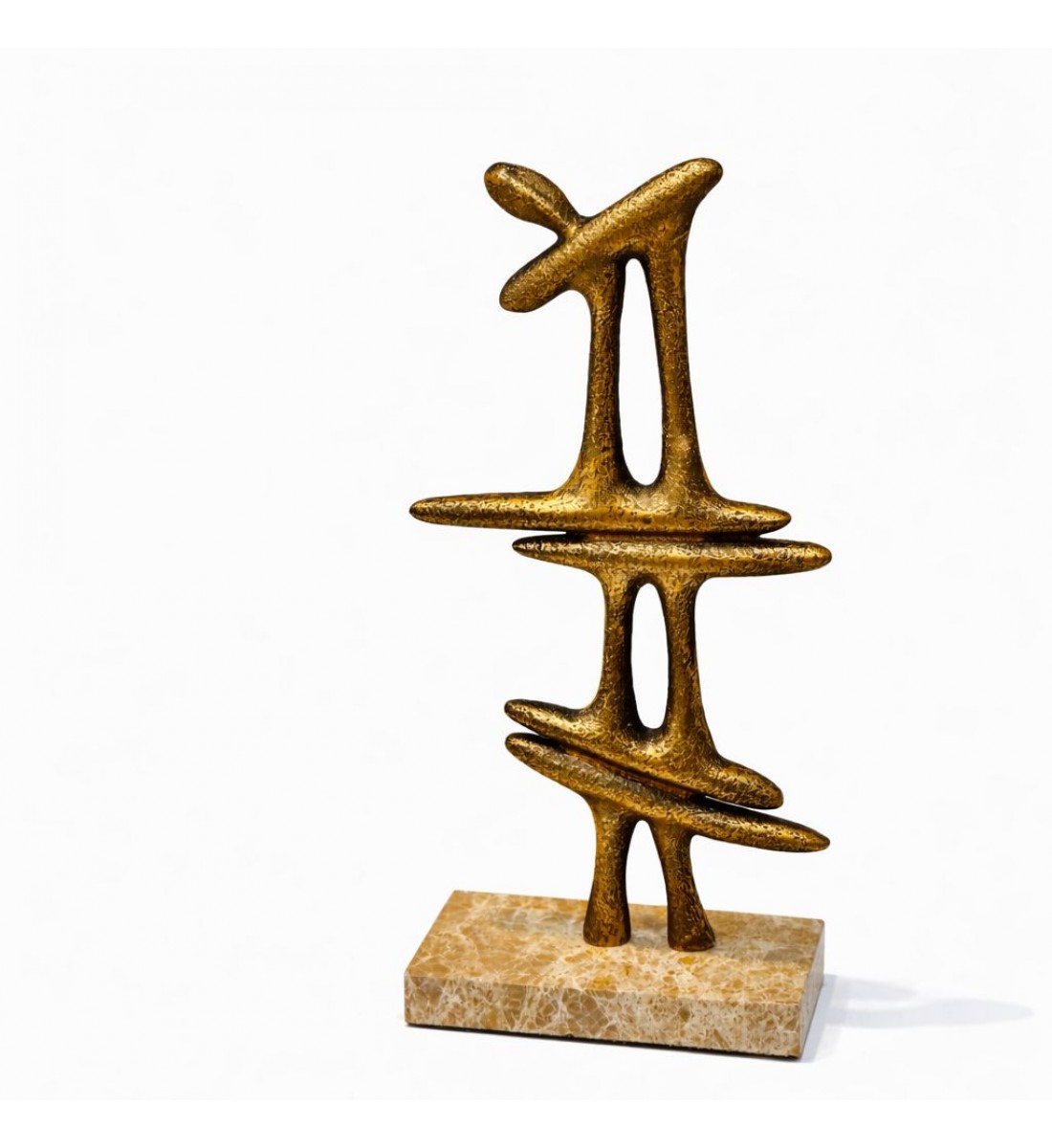 قطعة ديكور فنية بتصميم تجريدي أنيق، مصنوعة بتشطيب معدني بلون ذهبي معتّق32×15×8سم 