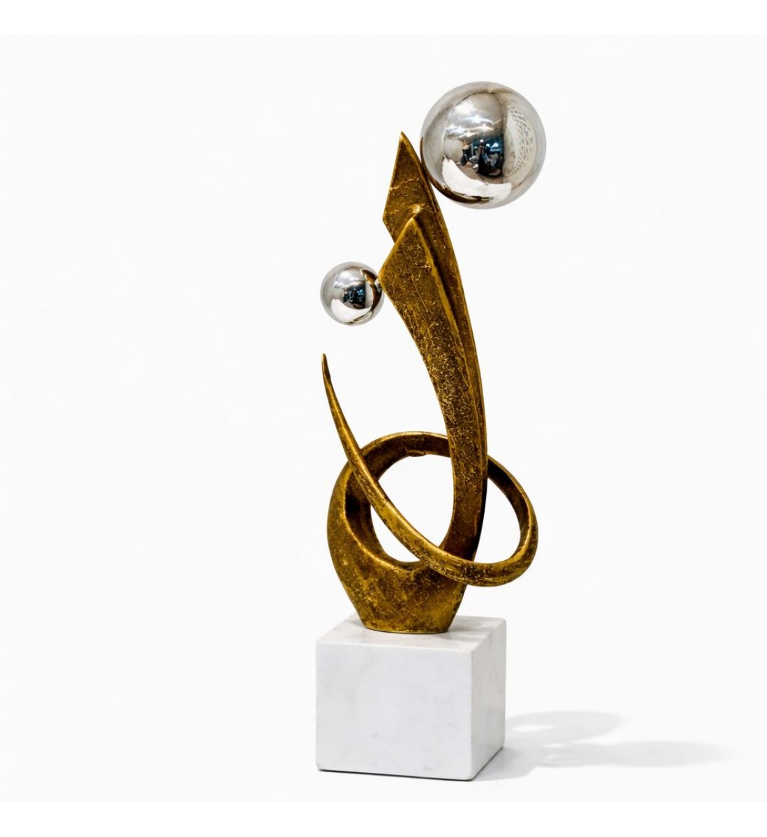 قطعة ديكور فنية بتصميم تجريدي أنيق يجمع بين الانسيابية والفخامة، 40×15×8سم 