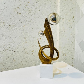 قطعة ديكور فنية بتصميم تجريدي أنيق يجمع بين الانسيابية والفخامة، 40×15×8سم 