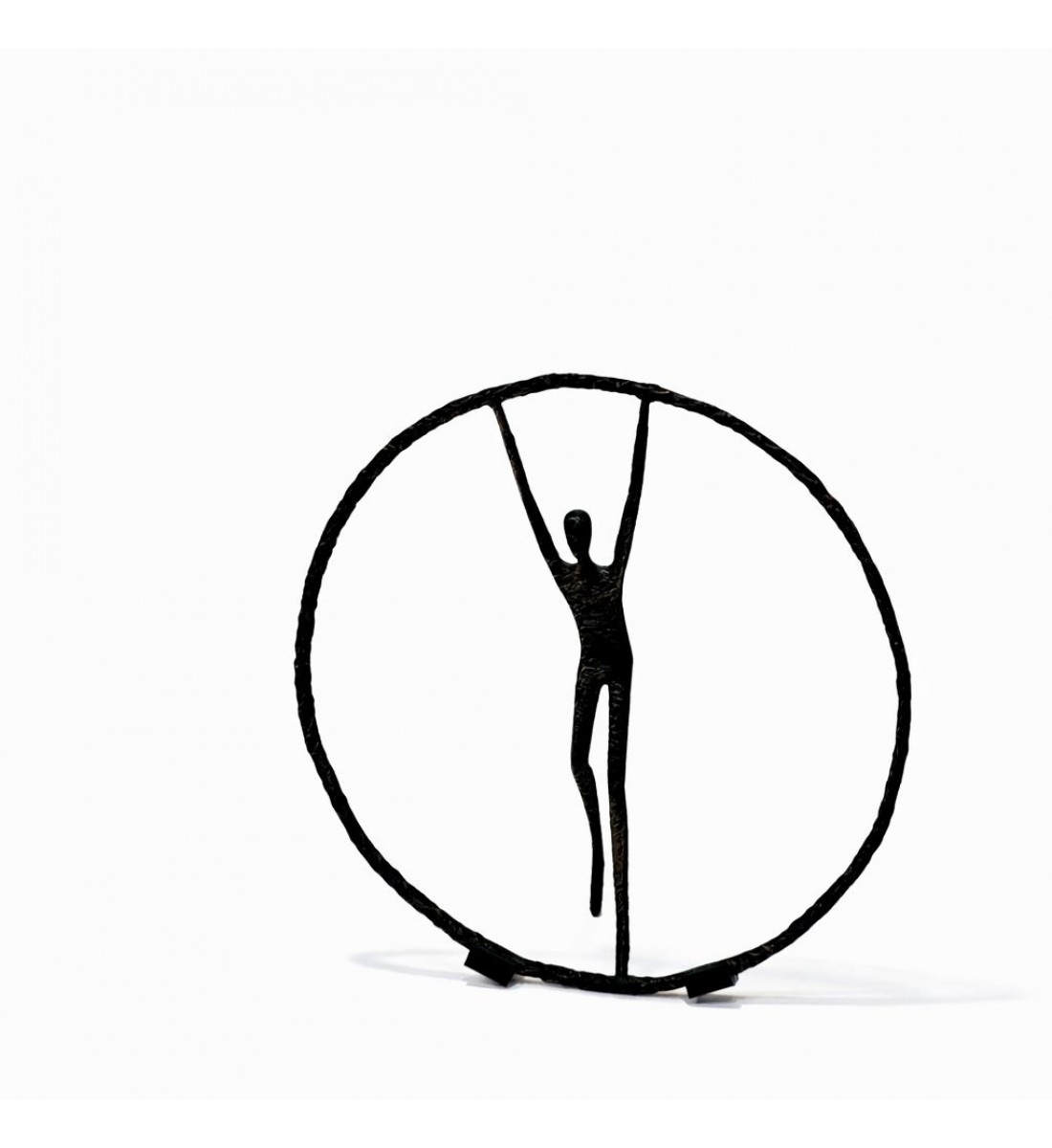 قطعة ديكور فنية تجريدية مميزة بتصميم رمزي يعبر عن الحرية والقوة والتوازن،23×23×7سم 