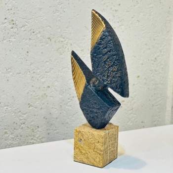  قطعة ديكور فنية تجريدية بتصميم جريء مستوحى من الأشكال الطبيعية والانسيابية،47×10×20سم 