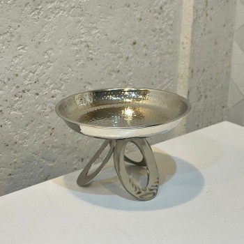 صحن ديكوري أنيق مصنوع من المعدن اللامع بتشطيب فضي فاخر 20×20×23سم 