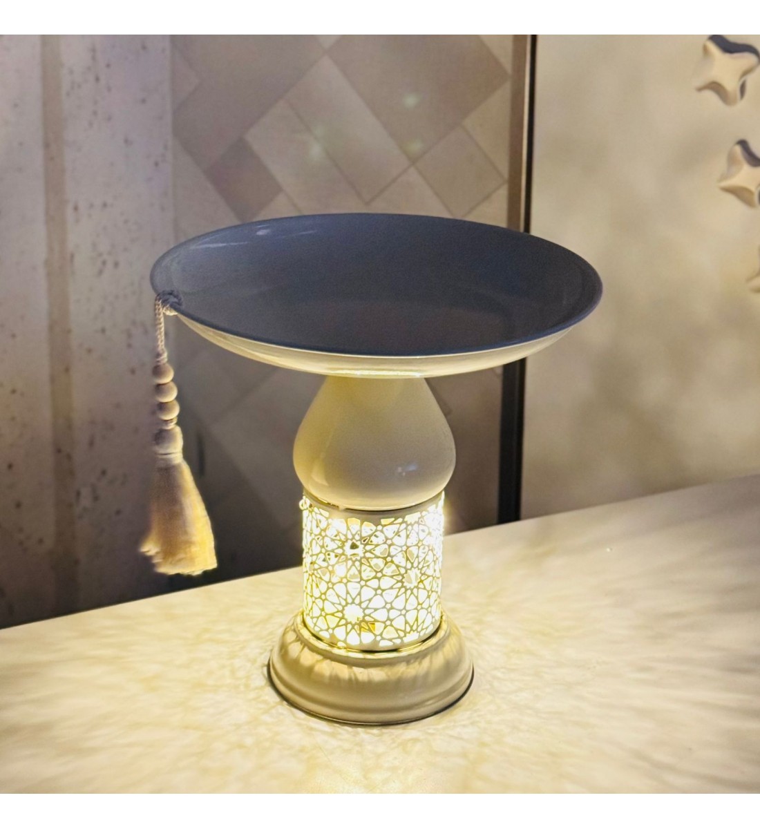  صحن ديكوري فاخر بتصميم أنيق يجمع بين البساطة والفخامة،25×25×25سم 