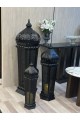  فانوس ديكوري أرضي بتصميم شرقي فاخر، مصنوع من المعدن باللون الأسود مع نقوش هندسية أنيقة تسمح بمرور الضوء بشكل جميل 94سم 
