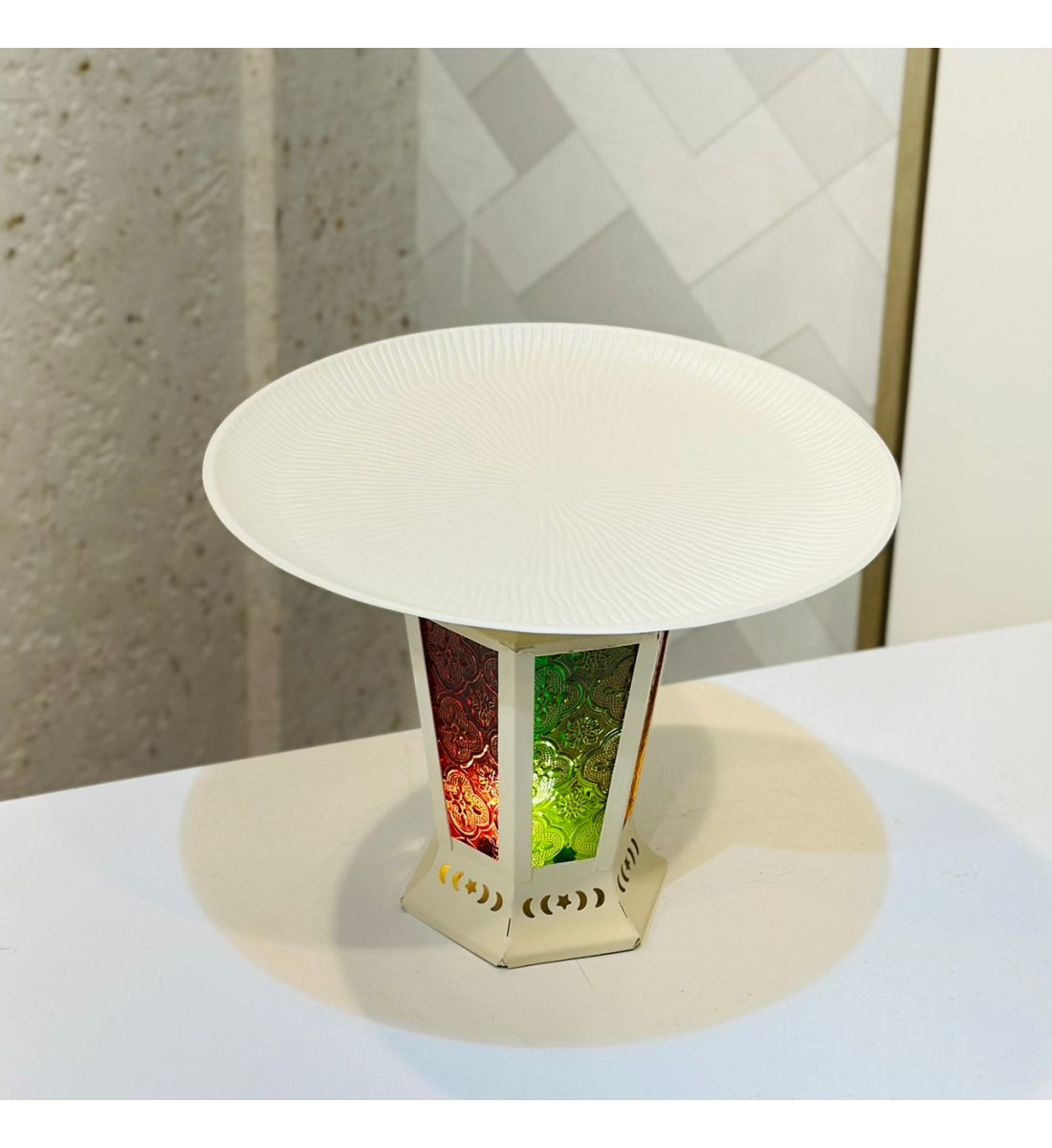 صحن ديكوري فاخر بتصميم أنيق يجمع بين البساطة والفخامة20×27×27سم 