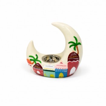 مبخرة ديكورية على شكل هلال بتصميم رمضاني جذاب، مصنوعة من خامة متينة بلون ابيض ناعم.16×16×8سم