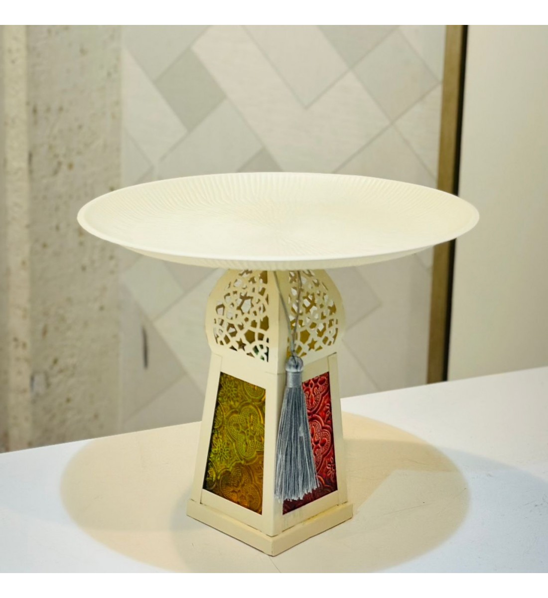 صحن ديكوري فاخر بتصميم أنيق يجمع بين البساطة والفخامة20×22×22سم صحن ديكوري فاخر بتصميم أنيق يجمع بين البساطة والفخامة20×22×22سم