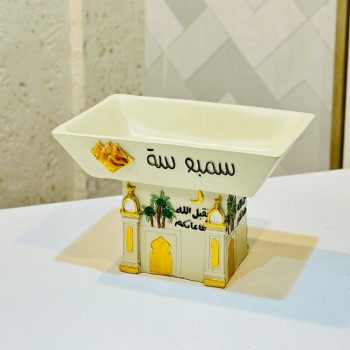 وعاء تقديم ديكوري مرتفع بتصميم تراثي أنيق، مصنوع بعناية ليجمع بين الجمال والوظيفة. 20×13×13سم