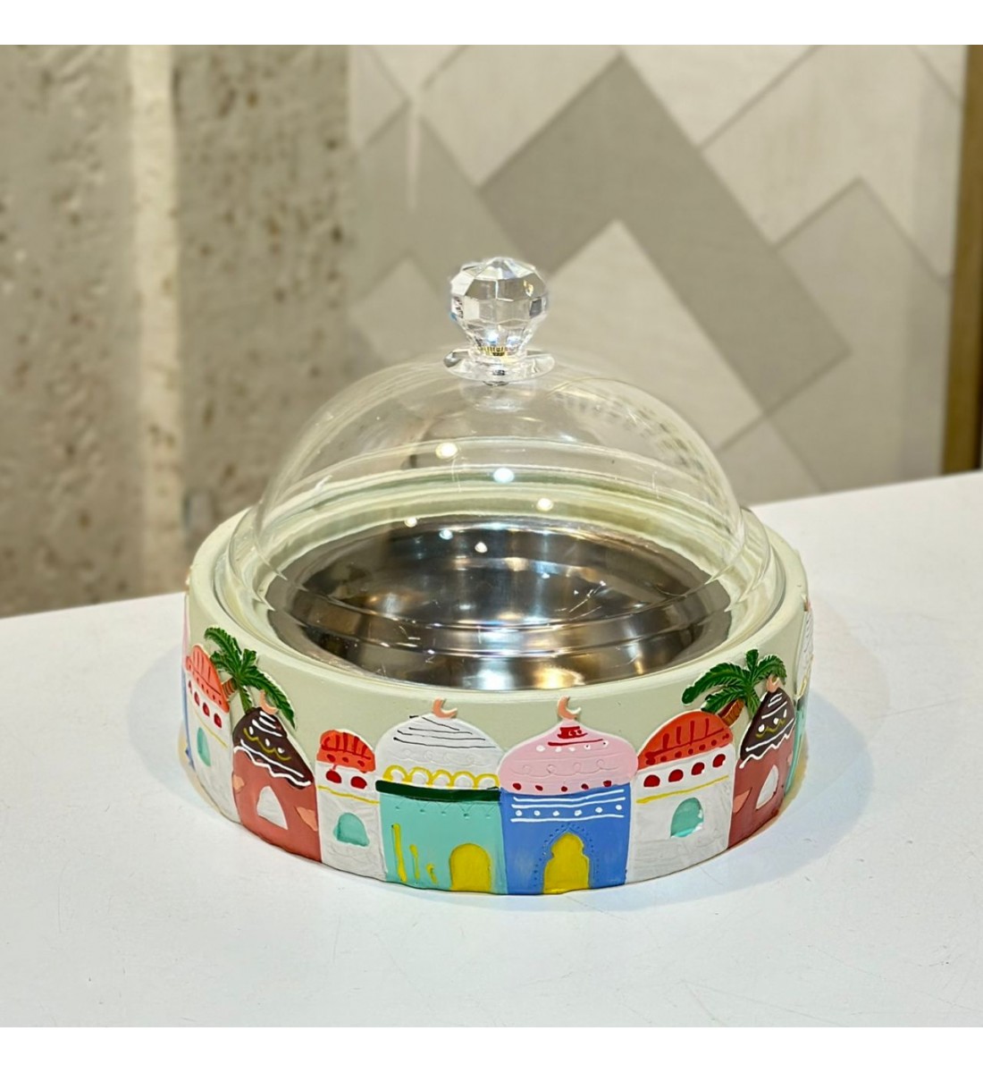 علبة تقديم أنيقة بغطاء شفاف، تجمع بين العملية والطابع التراثي الجذاب17×17×17سم 