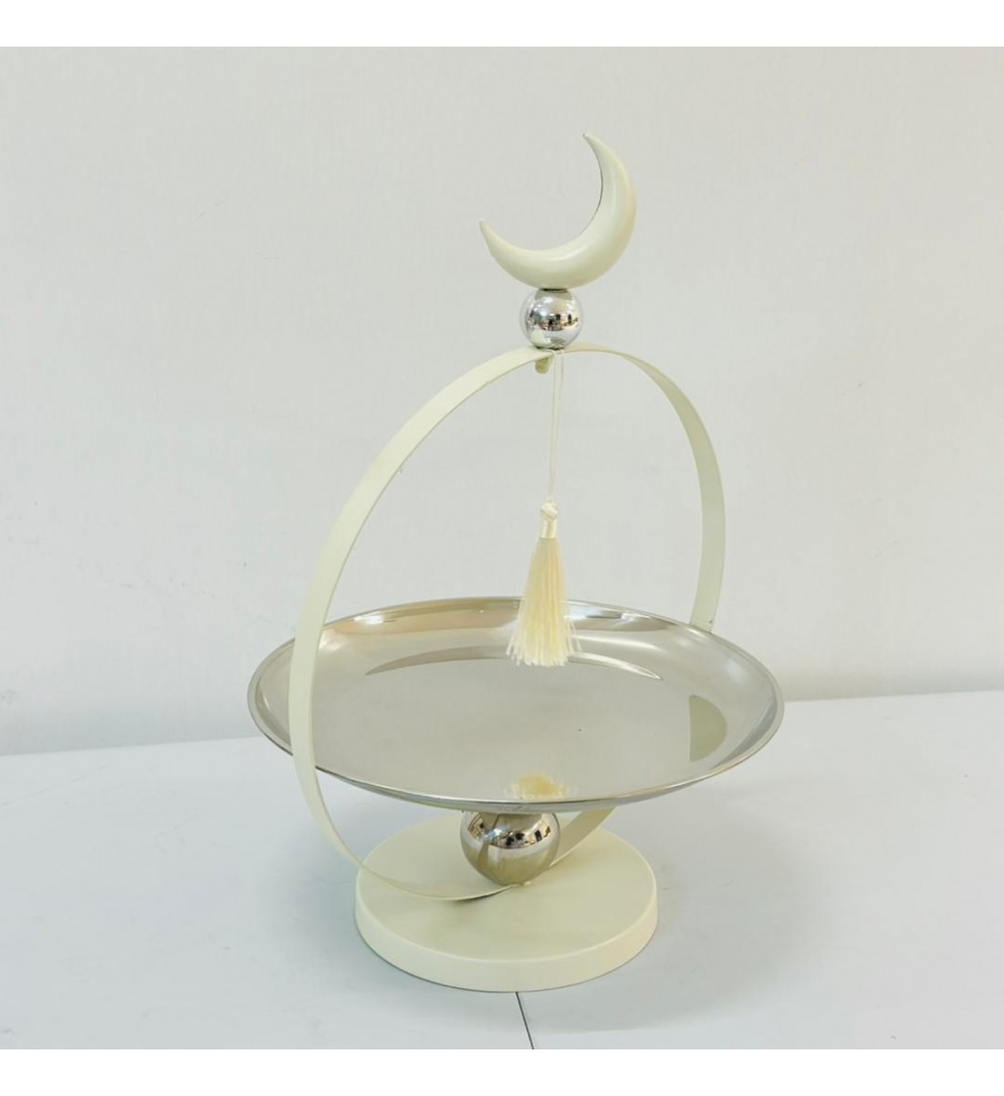 ستاند تقديم معدني بتصميم عصري راقٍ مستوحى من أجواء رمضان مع غطاء، 26×26×41سم 