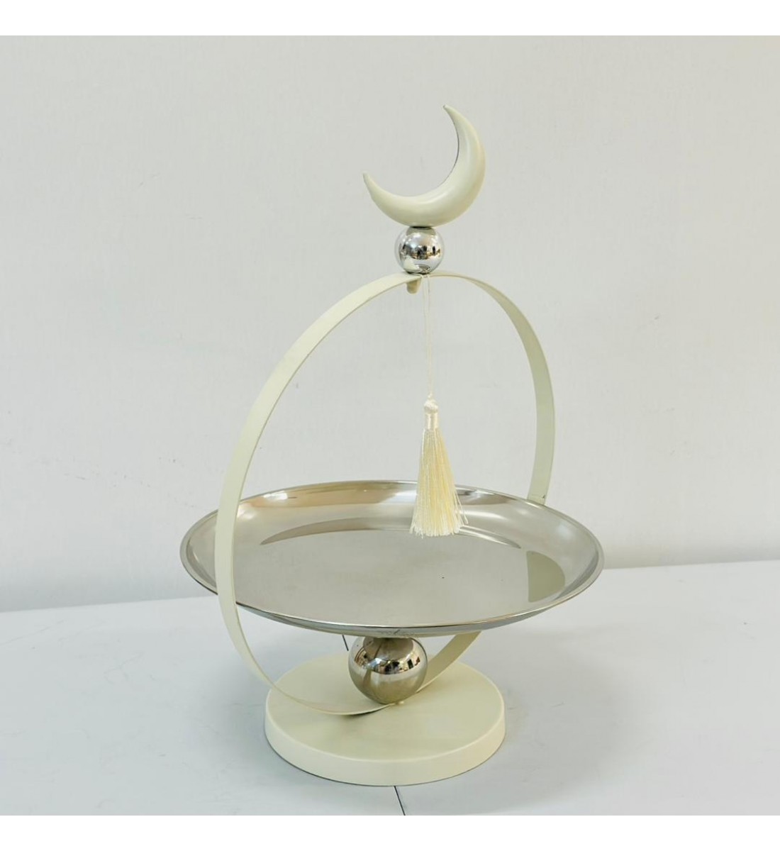 ستاند تقديم معدني بتصميم عصري راقٍ مستوحى من أجواء رمضان مع غطاء، 26×26×41سم 