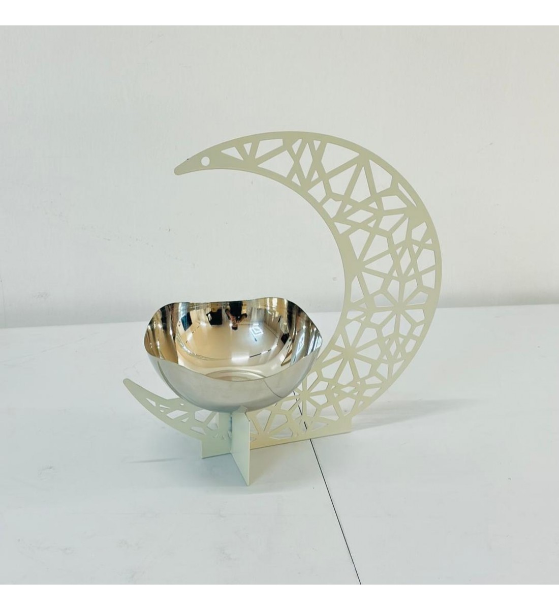 ستاند تقديم معدني بتصميم عصري راقٍ مستوحى من أجواء رمضان ، 26×26×41سم 