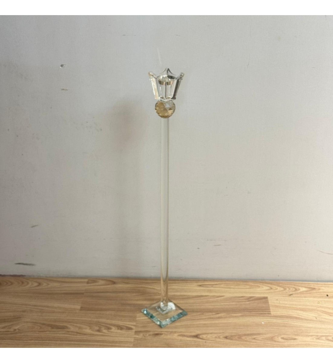  مبخرة أرضية أنيقة مصنوعة من الزجاج الشفاف بتصميم طويل وراقي يضيف لمسة فخامة للمكان 80سم 