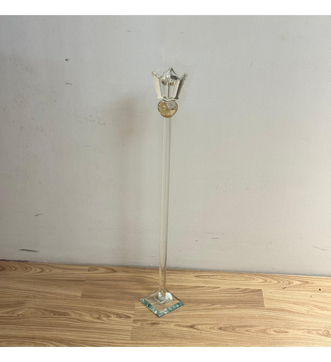  مبخرة أرضية أنيقة مصنوعة من الزجاج الشفاف بتصميم طويل وراقي يضيف لمسة فخامة للمكان 80سم 