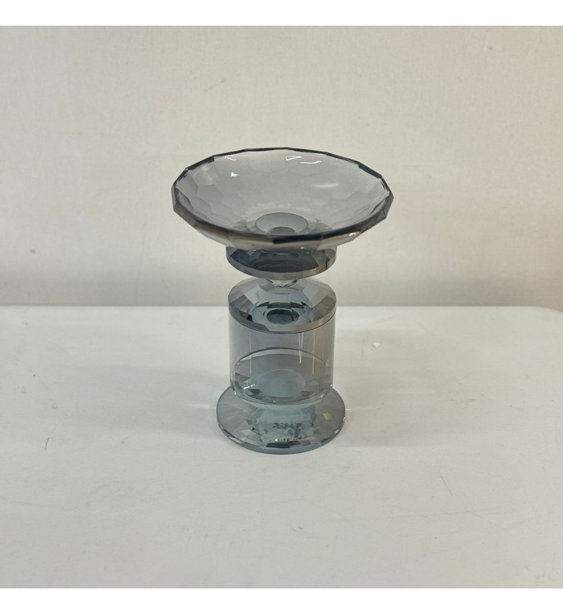 صحن تقديم أنيق بتصميم عصري يجمع بين البساطة والفخامة  15×15×19سم 