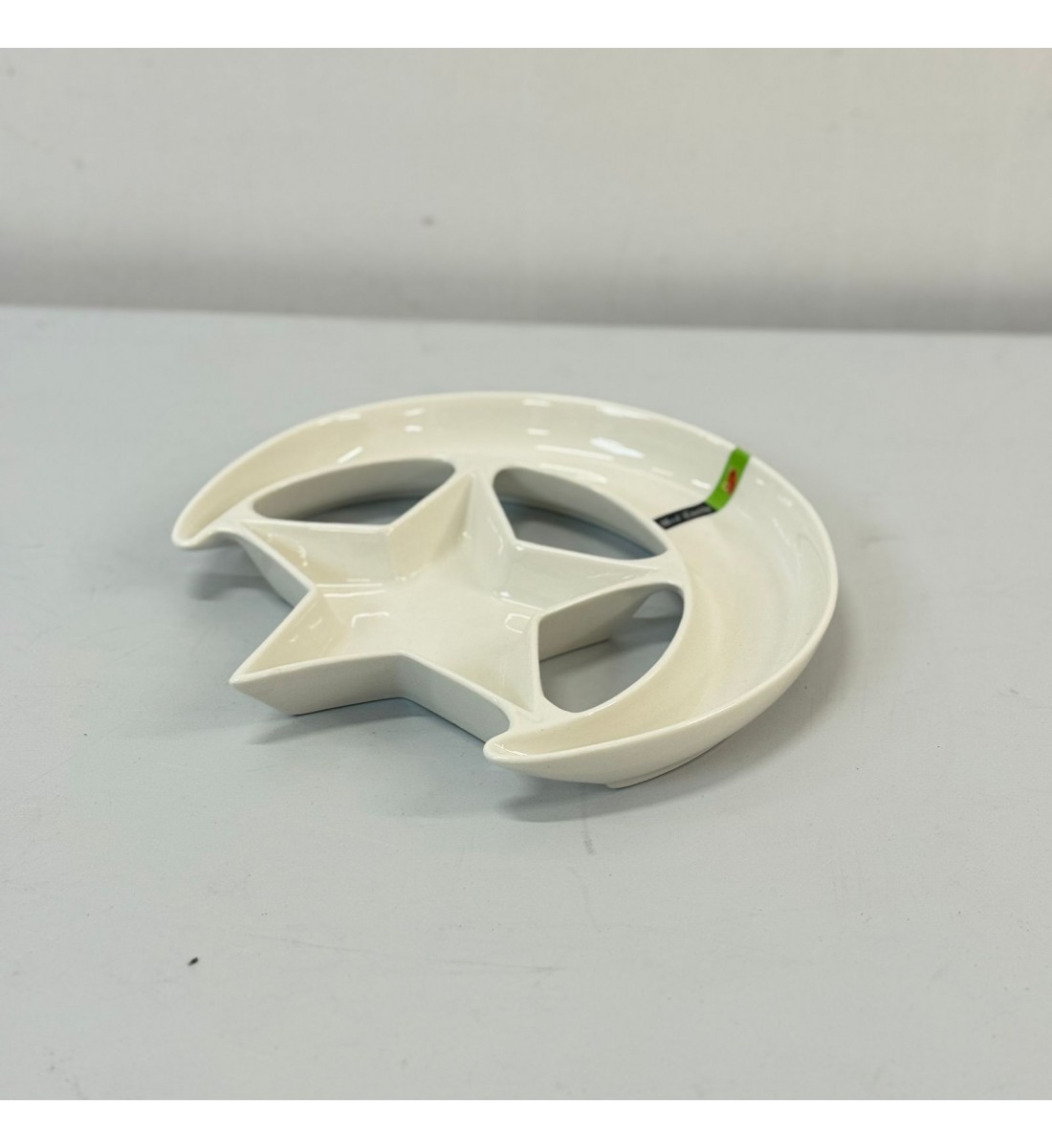 طبق تقديم سيراميك بتصميم أنيق على شكل هلال ونجمة،25×25×3سم 