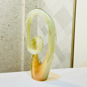 تحفة ديكور هندسية فاخرة بتصميم عصري وأنيق، تجمع بين الكرستال الداكن ا في تناغم بصري راقٍ39×17×8سم