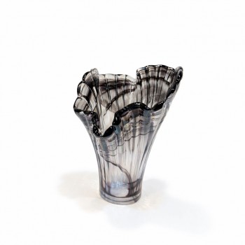 فازة زجاجية أنيقة باللون السود ، بتصميم عصري مستوحى من شكل الزهور30×19×21سم 