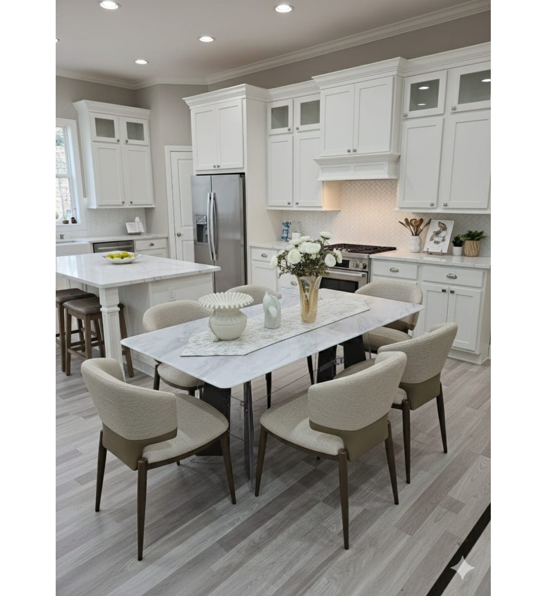 طاولة طعام طعام أنيق يجمع بين الحداثة والفخامة سطح الطاولة: مصنوع من الرخام مع 6 كراسي 