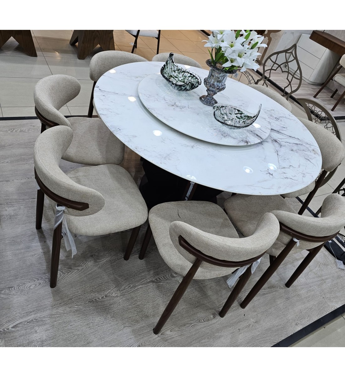 طاولة طعام طعام أنيق يجمع بين الحداثة والفخامة شكل دائري سطح الطاولة: مصنوع من الرخام مع 8 كراسي طاولة طعام طعام أنيق يجمع بين الحداثة والفخامة شكل دائري سطح الطاولة: مصنوع من الرخام مع 8 كراسي
