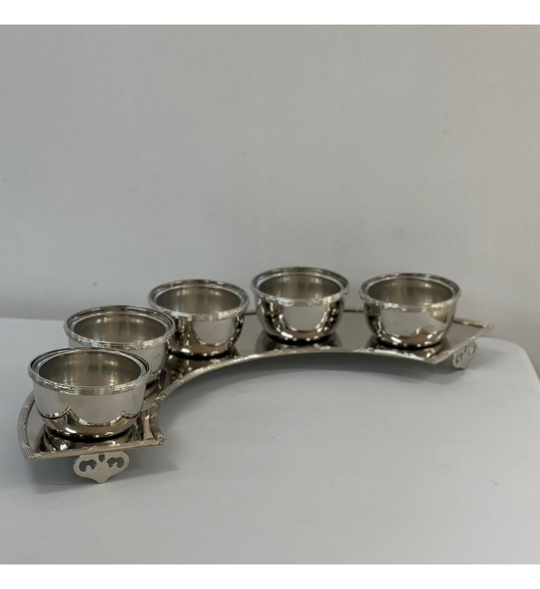 طقم 6 قطع صينية مع زبديات بزجاج صغير 9×9×8سم 