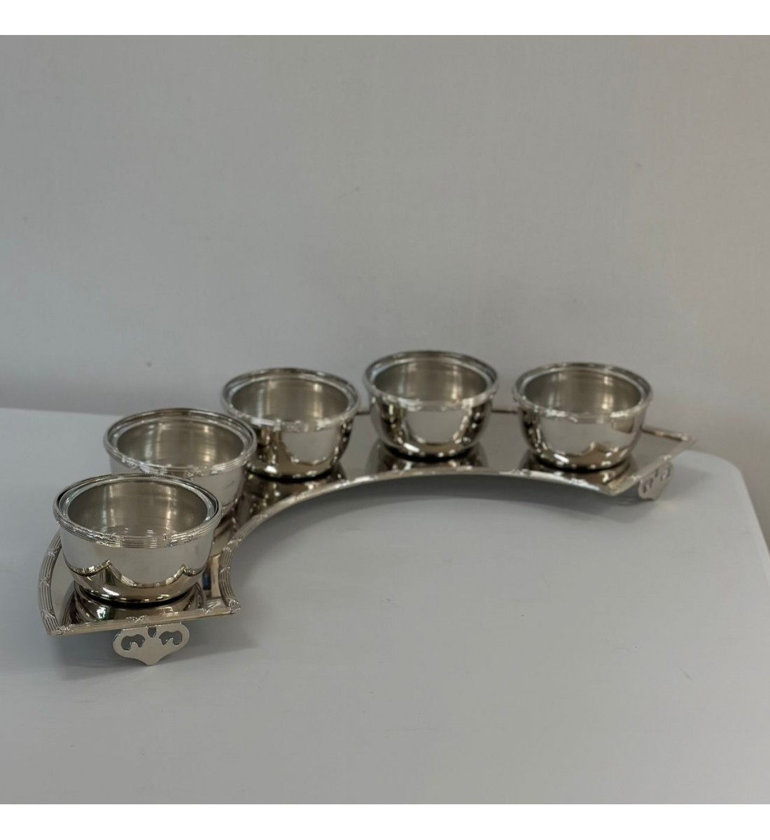 طقم 6 قطع صينية مع زبديات بزجاج صغير 9×9×8سم 