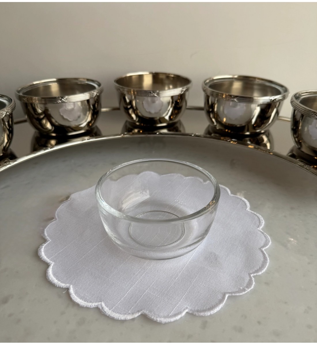 طقم 6 قطع صينية مع زبديات بزجاج صغير 9×9×8سم 