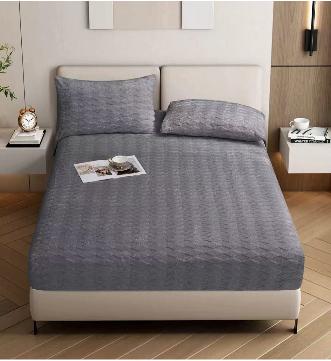 طقم سرير (مفرش) يتميز بتصميم عصري وأنيق، يجمع بين البساطة والفخامة الهادئة. 3 قطع اللون: يأتي الطقم الرمادي (Grey)، طقم سرير (مفرش) يتميز بتصميم عصري وأنيق، يجمع بين البساطة والفخامة الهادئة. 3 قطع اللون: يأتي الطقم الرمادي (Grey)،