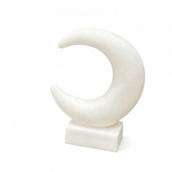 قطعة ديكور أنيقة بتصميم رمزي يجمع بين الهلال والنجمة، مصنوعة بلون أبيض ناعم 28×22×8سم 