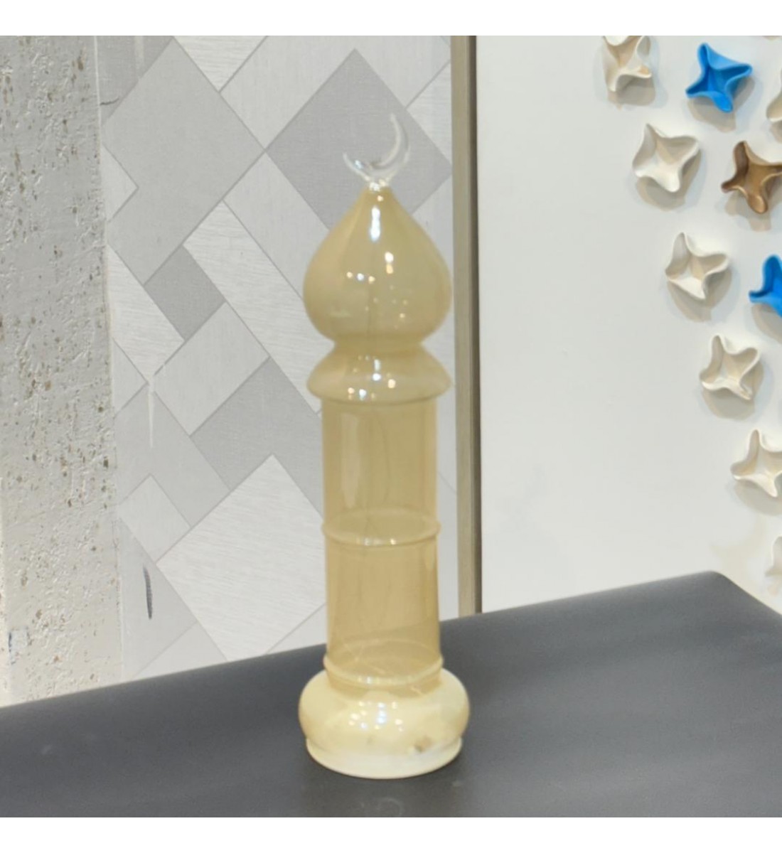 قطعة ديكور أنيقة مصنوعة من زجاج شفاف عالي الجودة، بتصميم مستوحى من المآذن الإسلامية، 37×10×10سم 