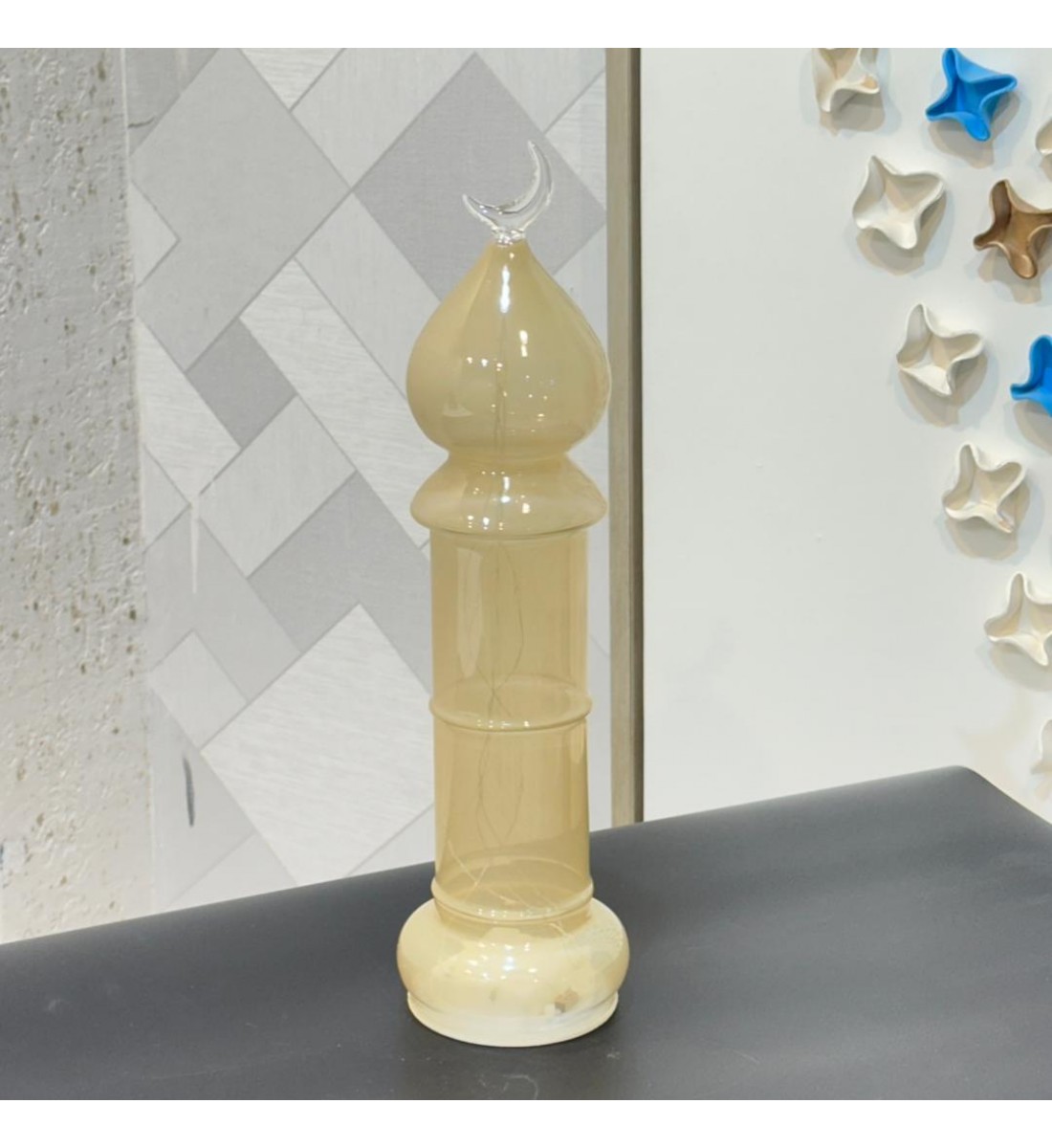 قطعة ديكور أنيقة مصنوعة من زجاج شفاف عالي الجودة، بتصميم مستوحى من المآذن الإسلامية، 37×10×10سم 