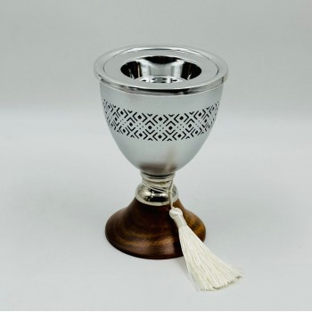 مبخرة أنيقة بتصميم عصري يجمع بين المعدن الفضي اللامع والخشب الطبيعي16×11×11سم 