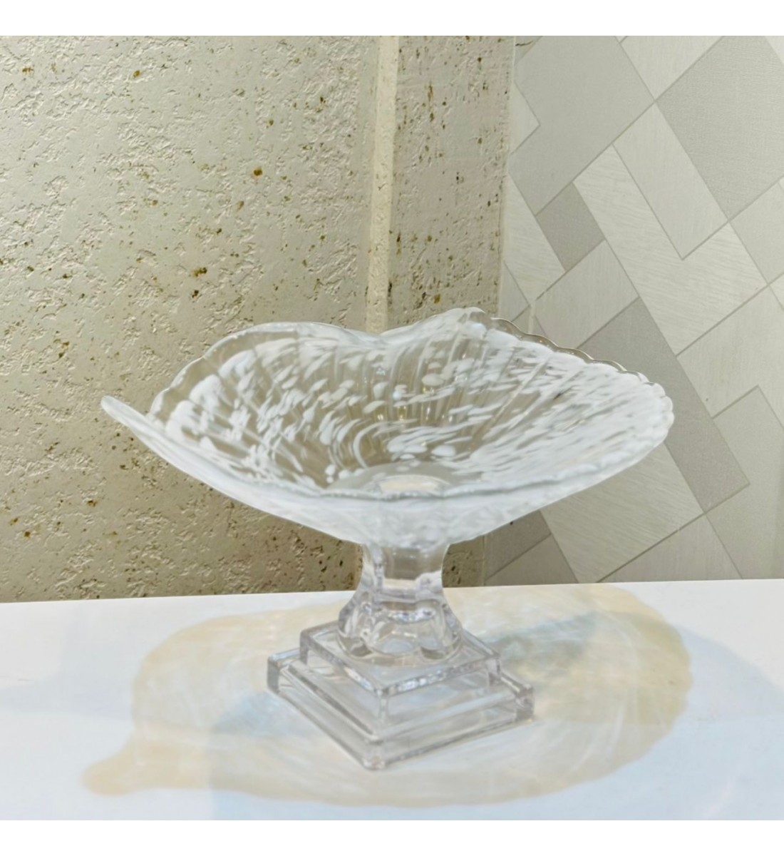 صحن زجاجية فاخرة بتصميم أنيق مستوحى من شكل الصدفة38×23×22سم 