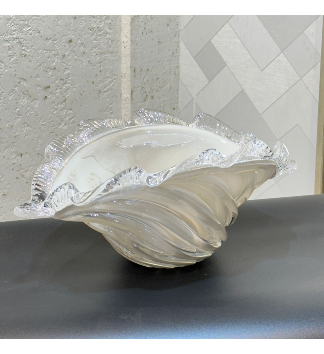 صحن زجاجية فاخرة بتصميم أنيق مستوحى من شكل الصدفة 40×23×17سم 