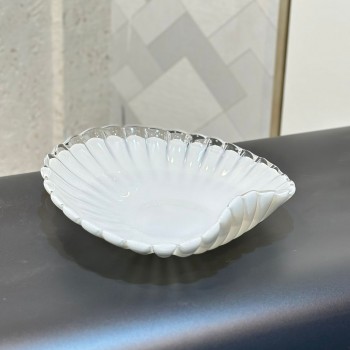 صحن زجاجية فاخرة بتصميم أنيق مستوحى من شكل الصدفة30×28×5سم